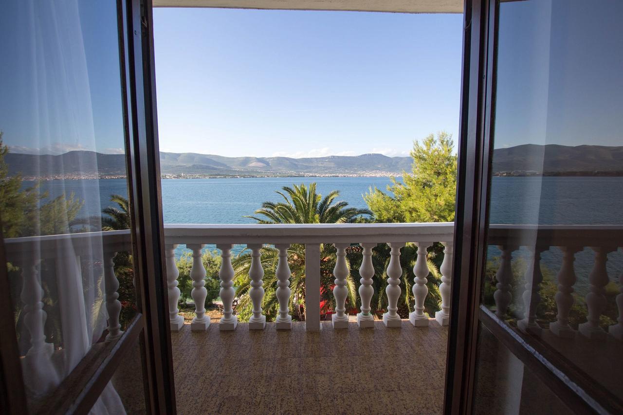 Apartments David - 20M From The Beach With Parking Trogir Ngoại thất bức ảnh
