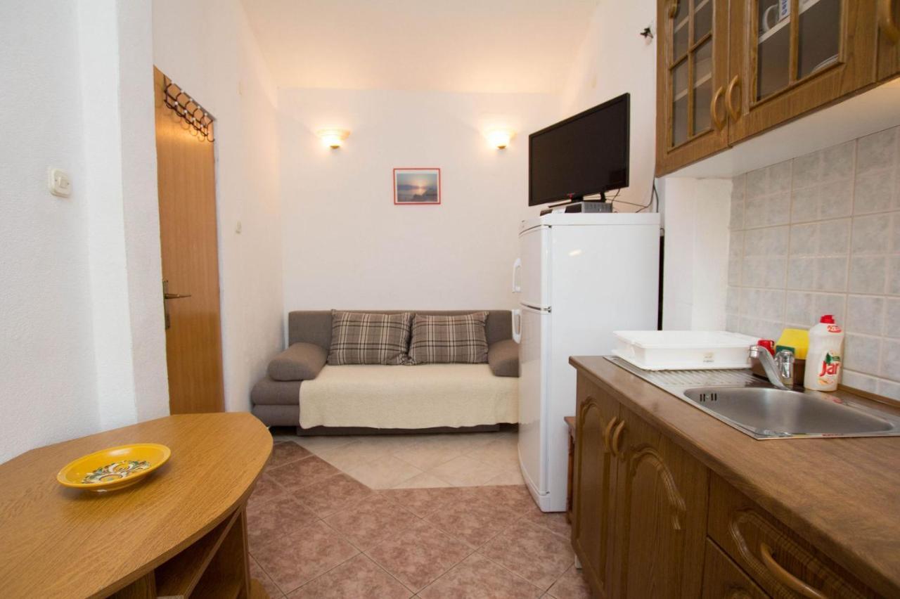 Apartments David - 20M From The Beach With Parking Trogir Ngoại thất bức ảnh