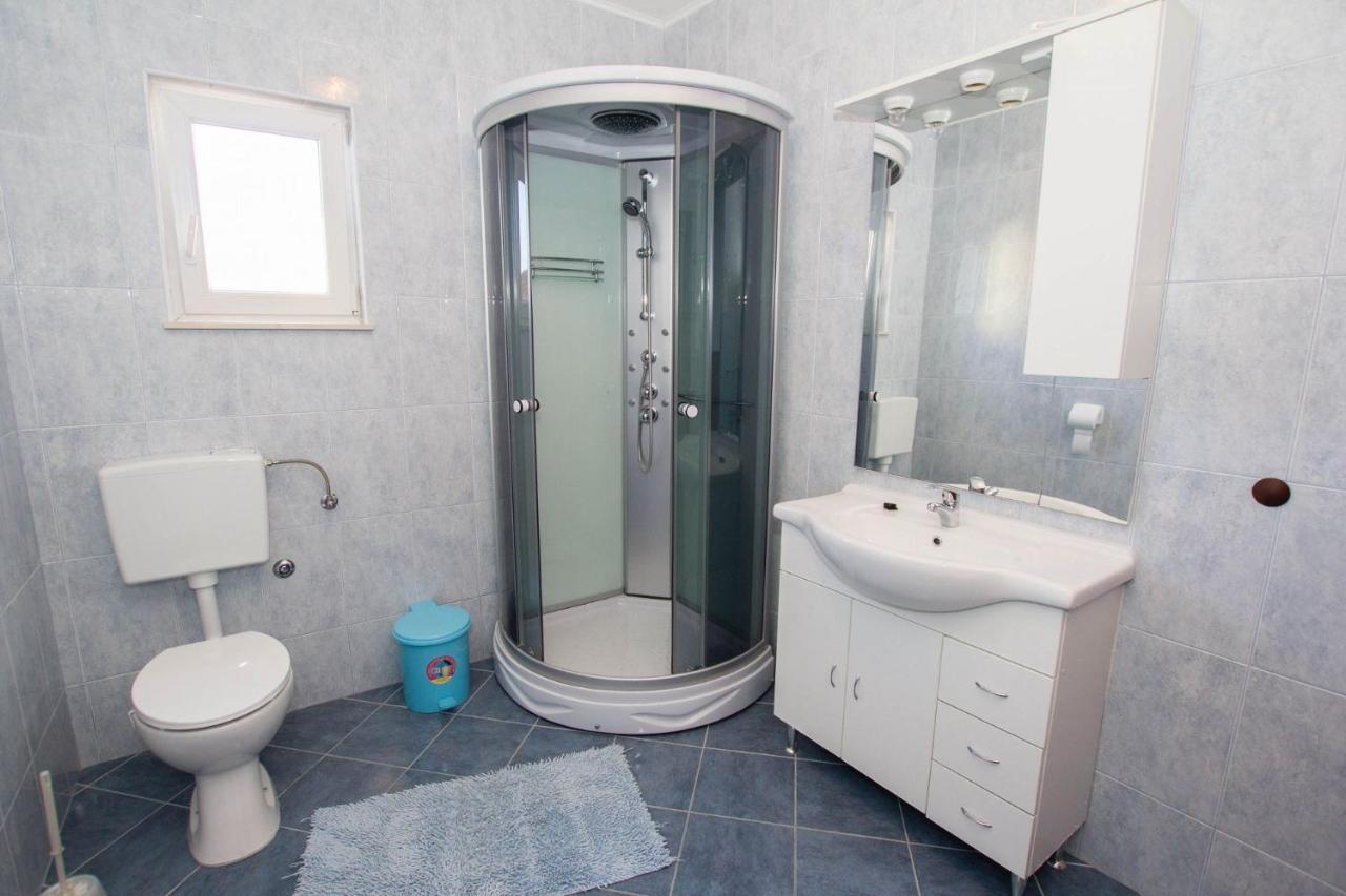 Apartments David - 20M From The Beach With Parking Trogir Ngoại thất bức ảnh