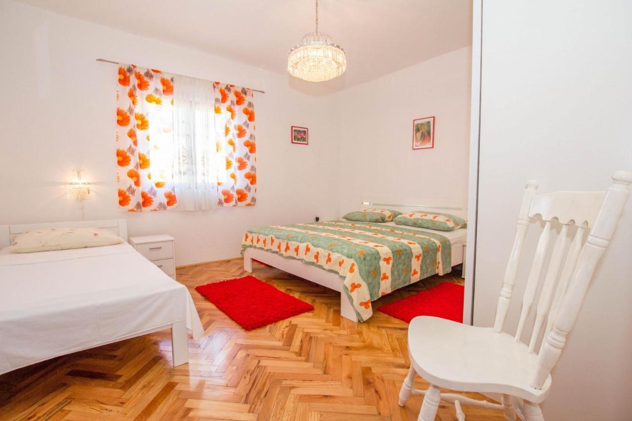 Apartments David - 20M From The Beach With Parking Trogir Ngoại thất bức ảnh