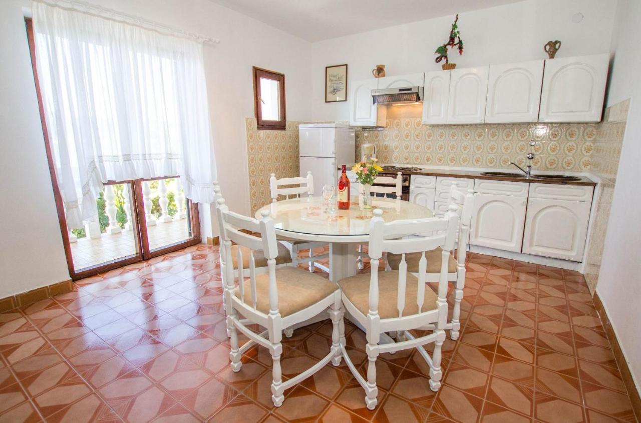 Apartments David - 20M From The Beach With Parking Trogir Ngoại thất bức ảnh