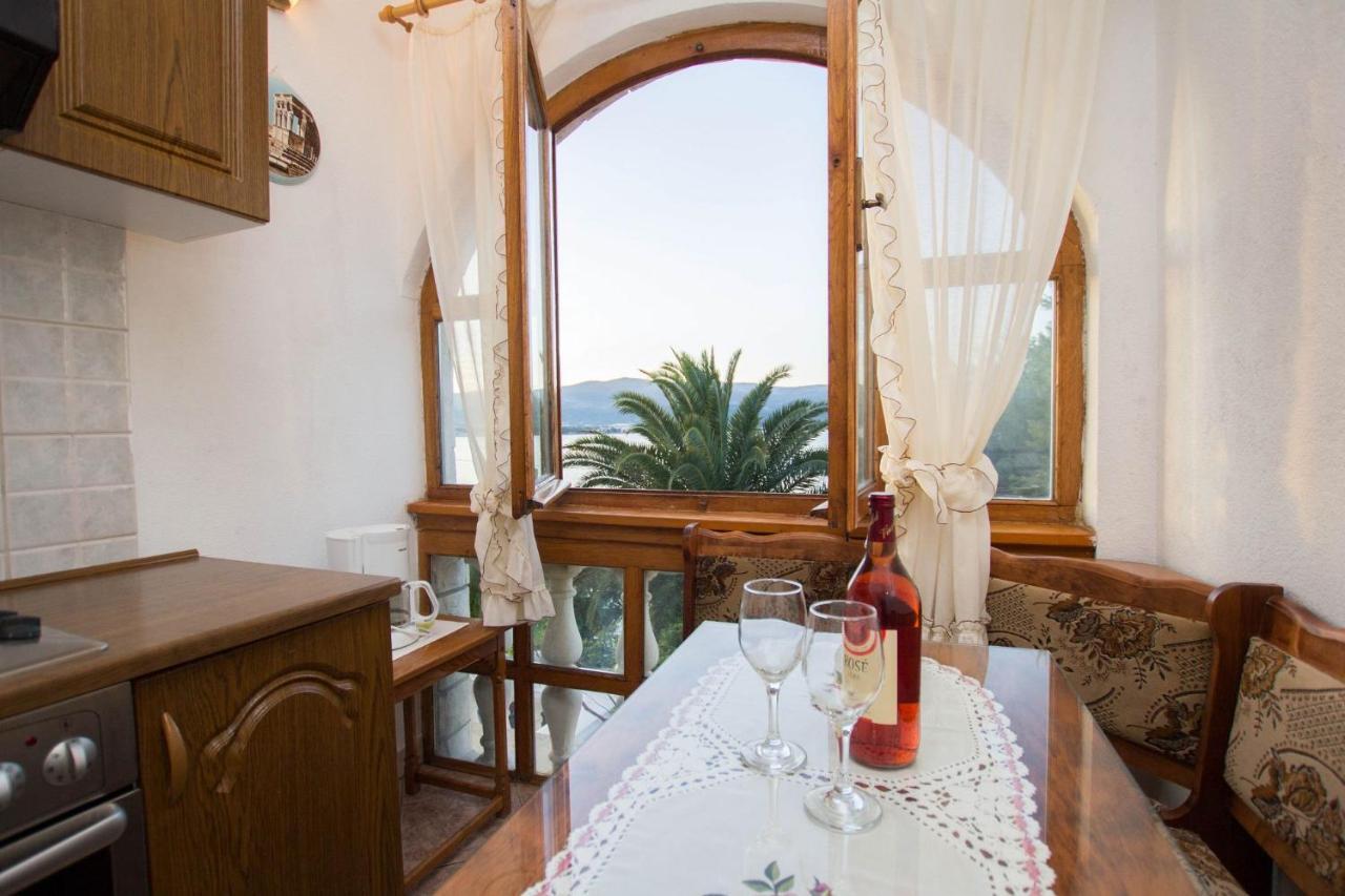 Apartments David - 20M From The Beach With Parking Trogir Ngoại thất bức ảnh
