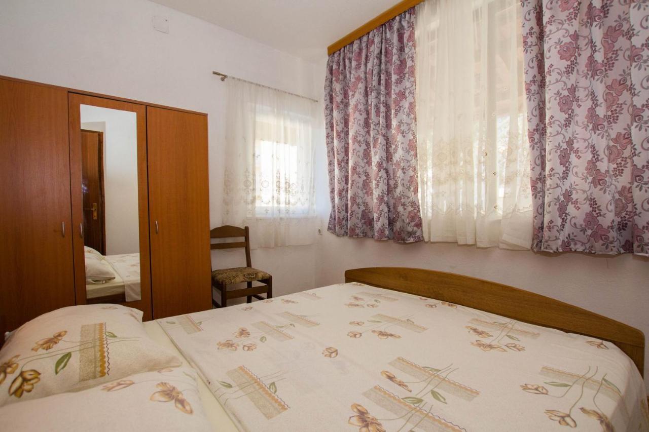 Apartments David - 20M From The Beach With Parking Trogir Ngoại thất bức ảnh