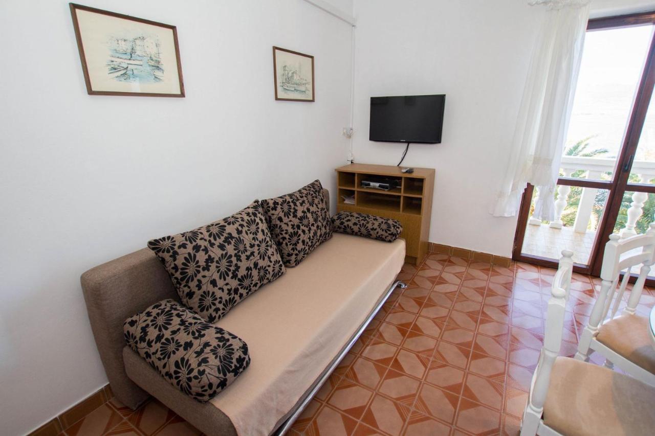 Apartments David - 20M From The Beach With Parking Trogir Ngoại thất bức ảnh