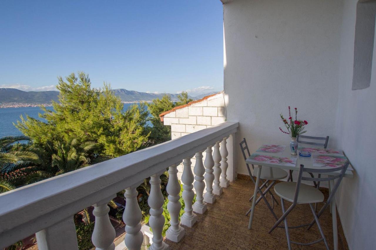 Apartments David - 20M From The Beach With Parking Trogir Ngoại thất bức ảnh