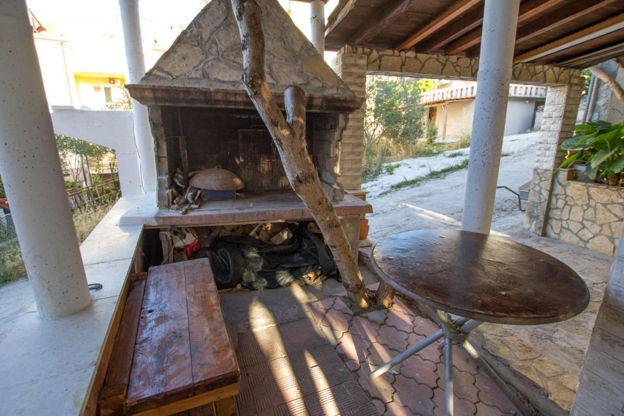 Apartments David - 20M From The Beach With Parking Trogir Ngoại thất bức ảnh