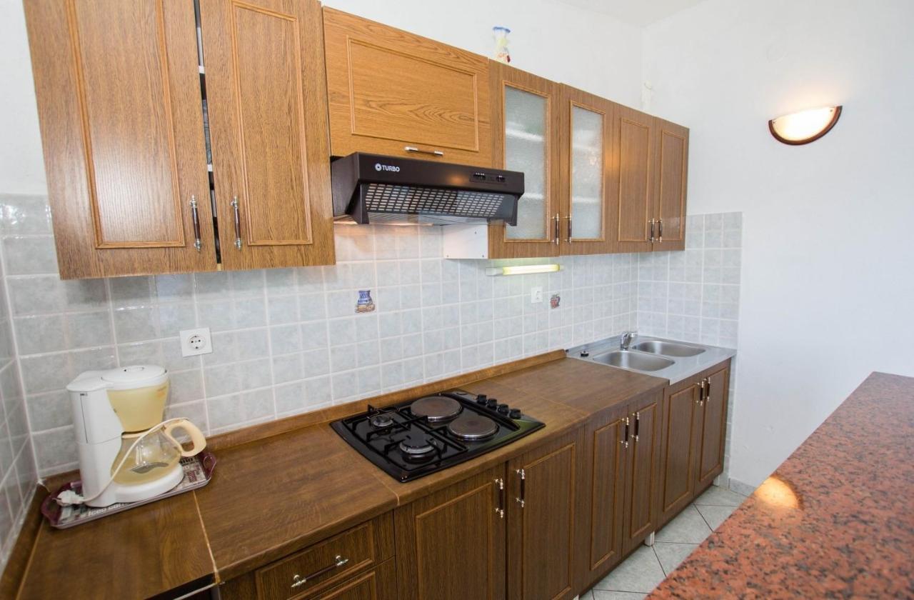 Apartments David - 20M From The Beach With Parking Trogir Ngoại thất bức ảnh