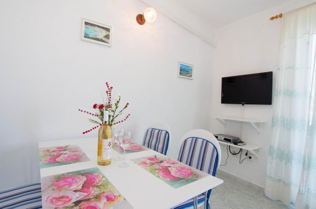 Apartments David - 20M From The Beach With Parking Trogir Ngoại thất bức ảnh