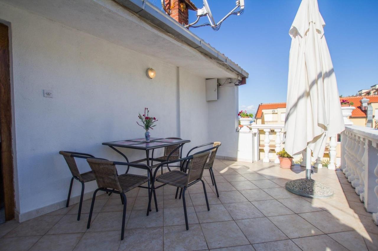 Apartments David - 20M From The Beach With Parking Trogir Ngoại thất bức ảnh