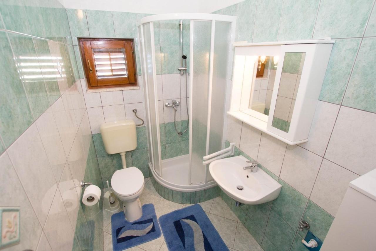 Apartments David - 20M From The Beach With Parking Trogir Ngoại thất bức ảnh